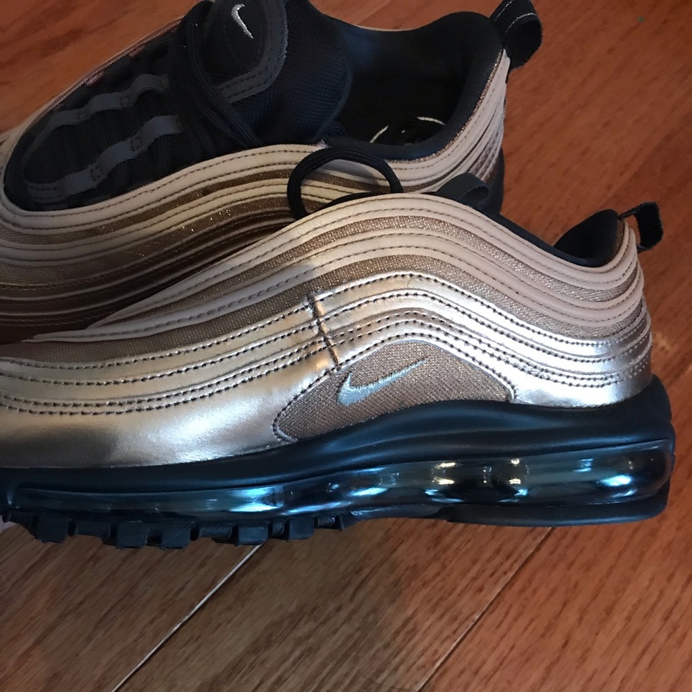 Nike’s Champagne color
